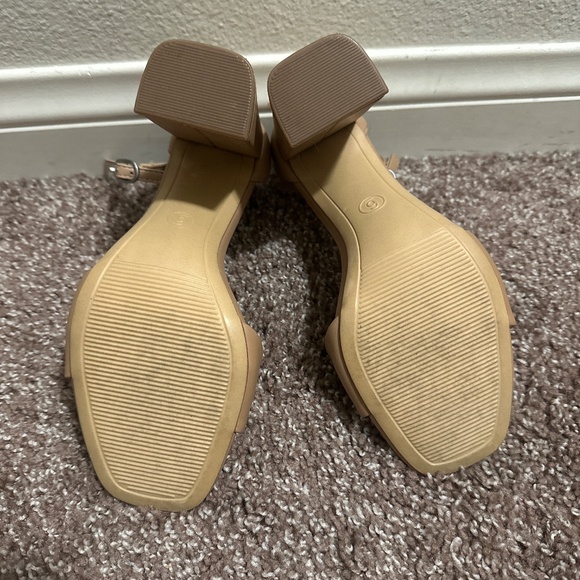 Sandals - Picture 4 of 4